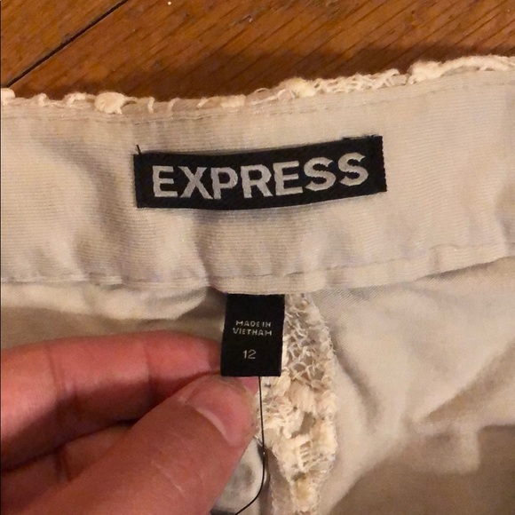 Cream lace shorts from express - Picture 2 of 4